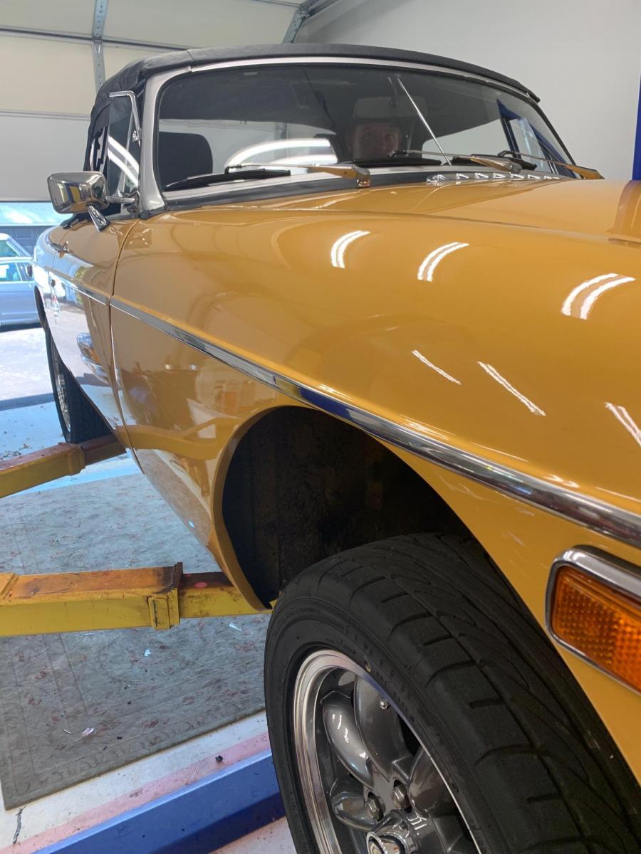 Детали экстерьера MGB Roadster 5-Speed 1977 года  (фото 58 из 72)
